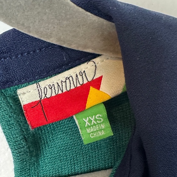 Modcloth Green Crewneck Sweater with Navy Peter Pan Collar - Picture 2 of 6
